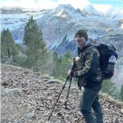 Passionné par le fitness. Il est important pour moi d’enseigner une matière simple en théorie mais compliquer en pratique